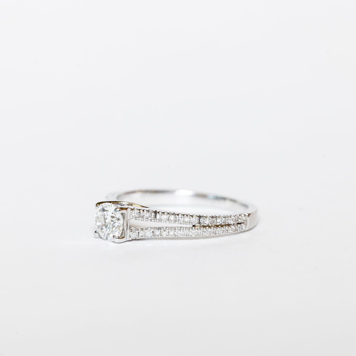 Grace Solitaire Ring With Split Setting In 18kt White Gold And Diamonds
