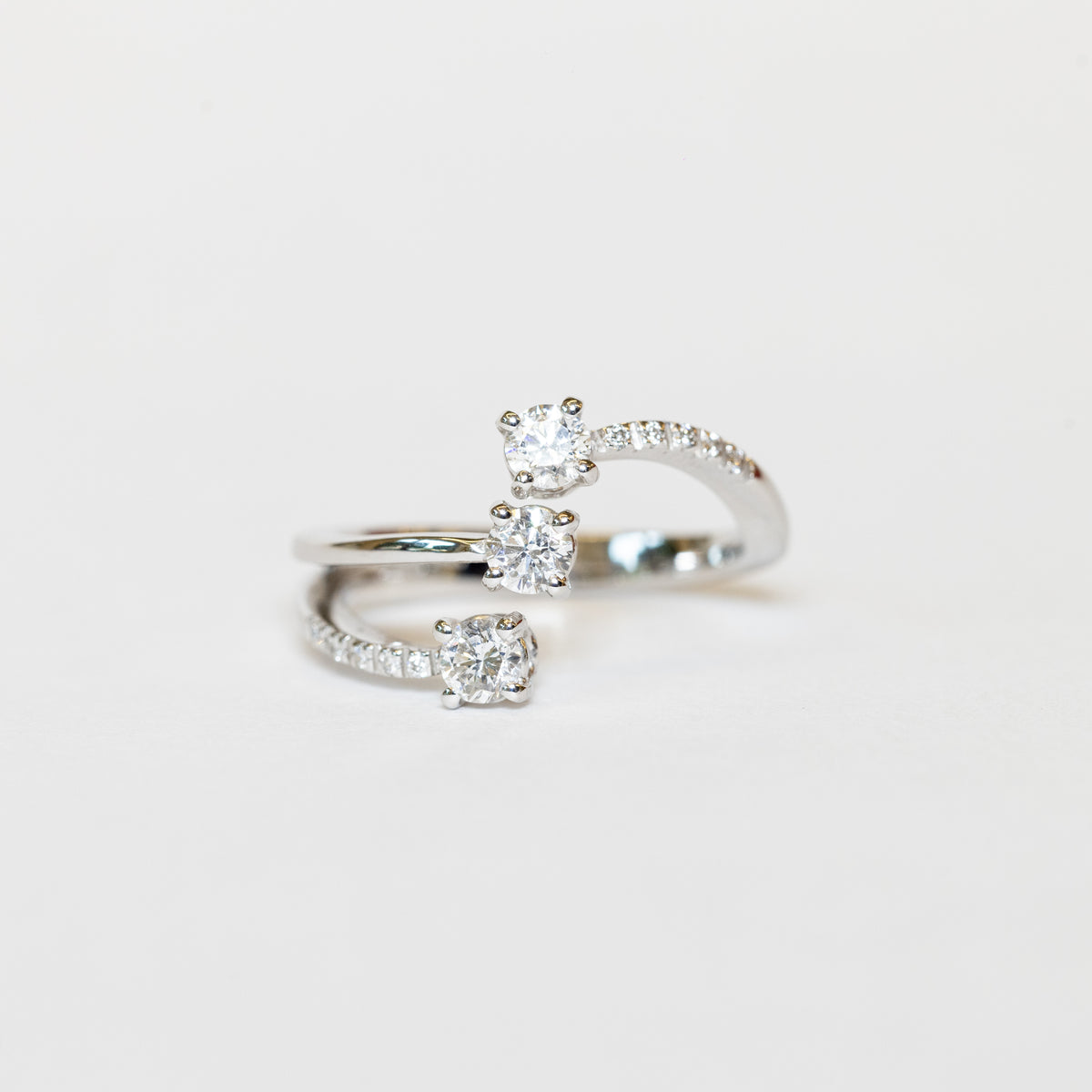 18KT White Gold Fantasy Rings with Diamond Trilogy