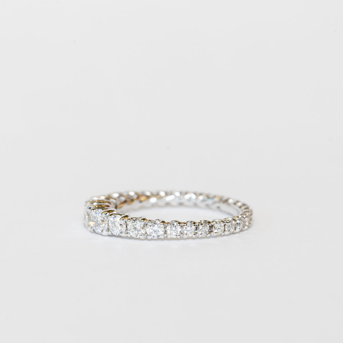 Eternity Degradé Ring In 18 Kt White Gold And Diamonds