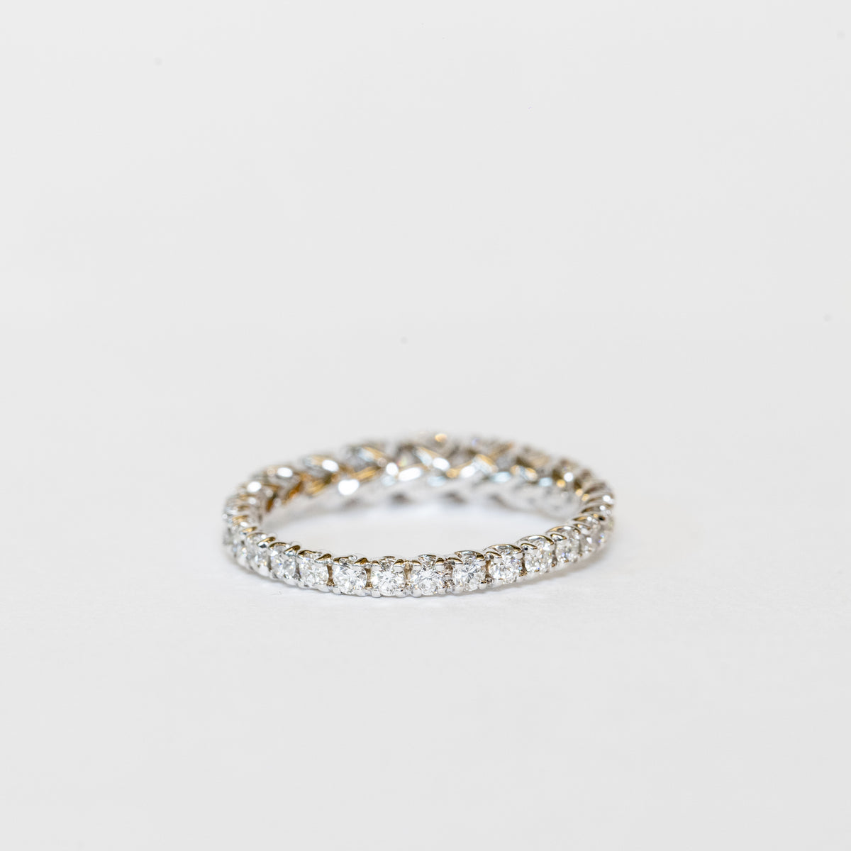 Eternity Degradé Ring In 18 Kt White Gold And Diamonds