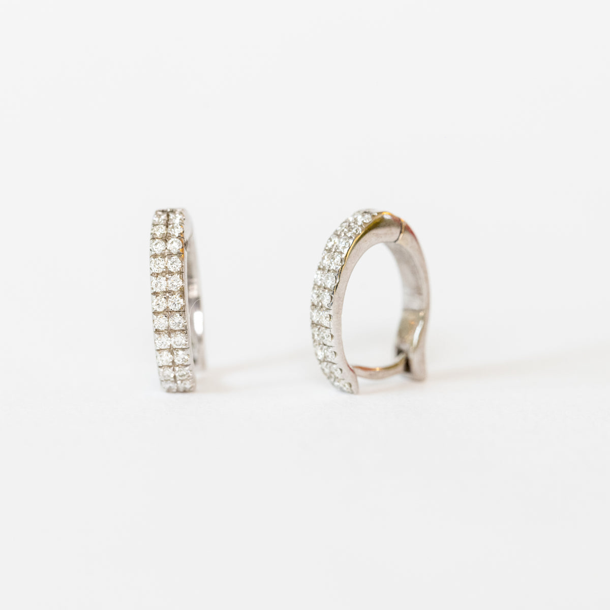 Orecchini a Boccola in Oro Bianco 18kt con Diamanti