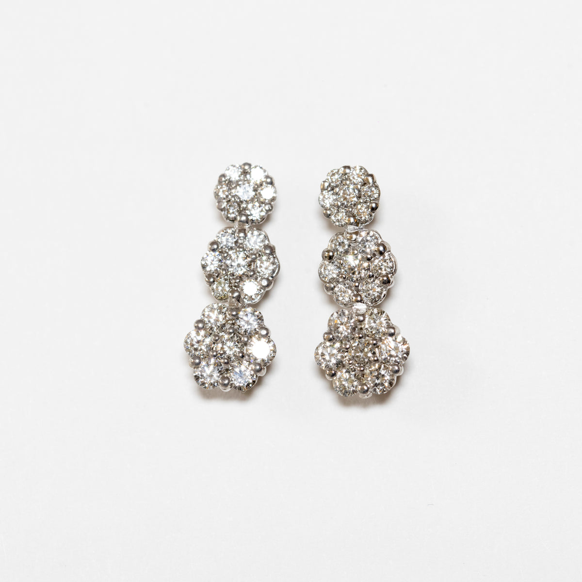 Orecchini Degradè in Oro Bianco 18KT in Pavè con Diamanti