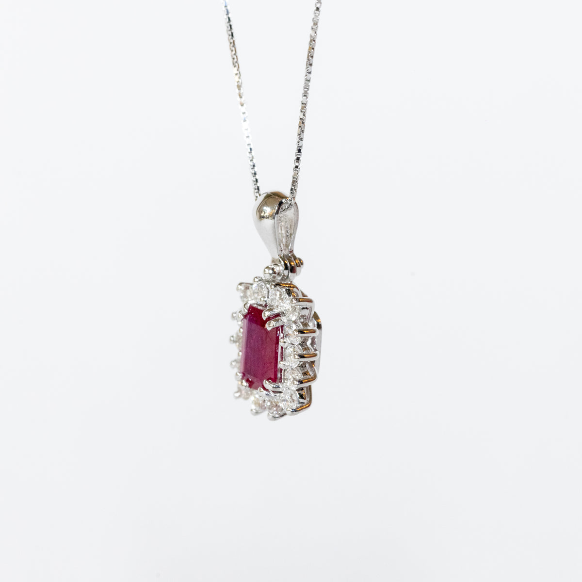 18KT White Gold Necklace with Oval Ruby and Diamonds