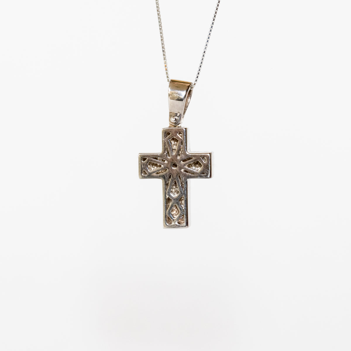 Collana in oro bianco 18 kt con croce in diamanti