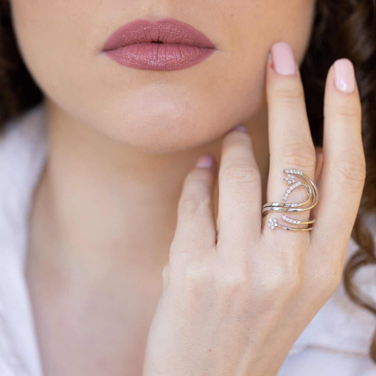 18kt White Gold Flower Fantasy Ring with Diamonds