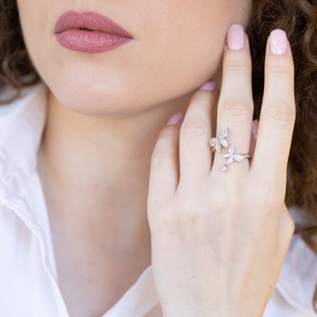 18kt White Gold Butterfly Ring with Diamonds