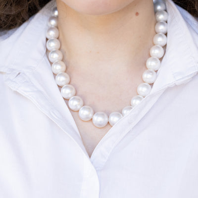 Collana di Perle Australia bianche con susta in oro bianco 18KT