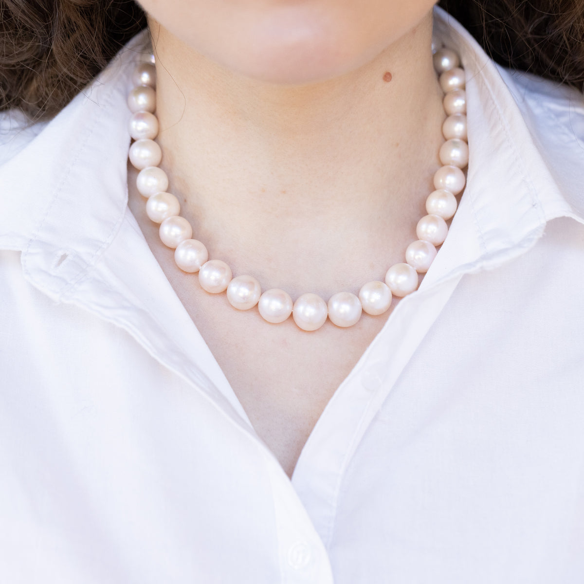 Australian Pearl Necklace with 18KT White Gold Susta
