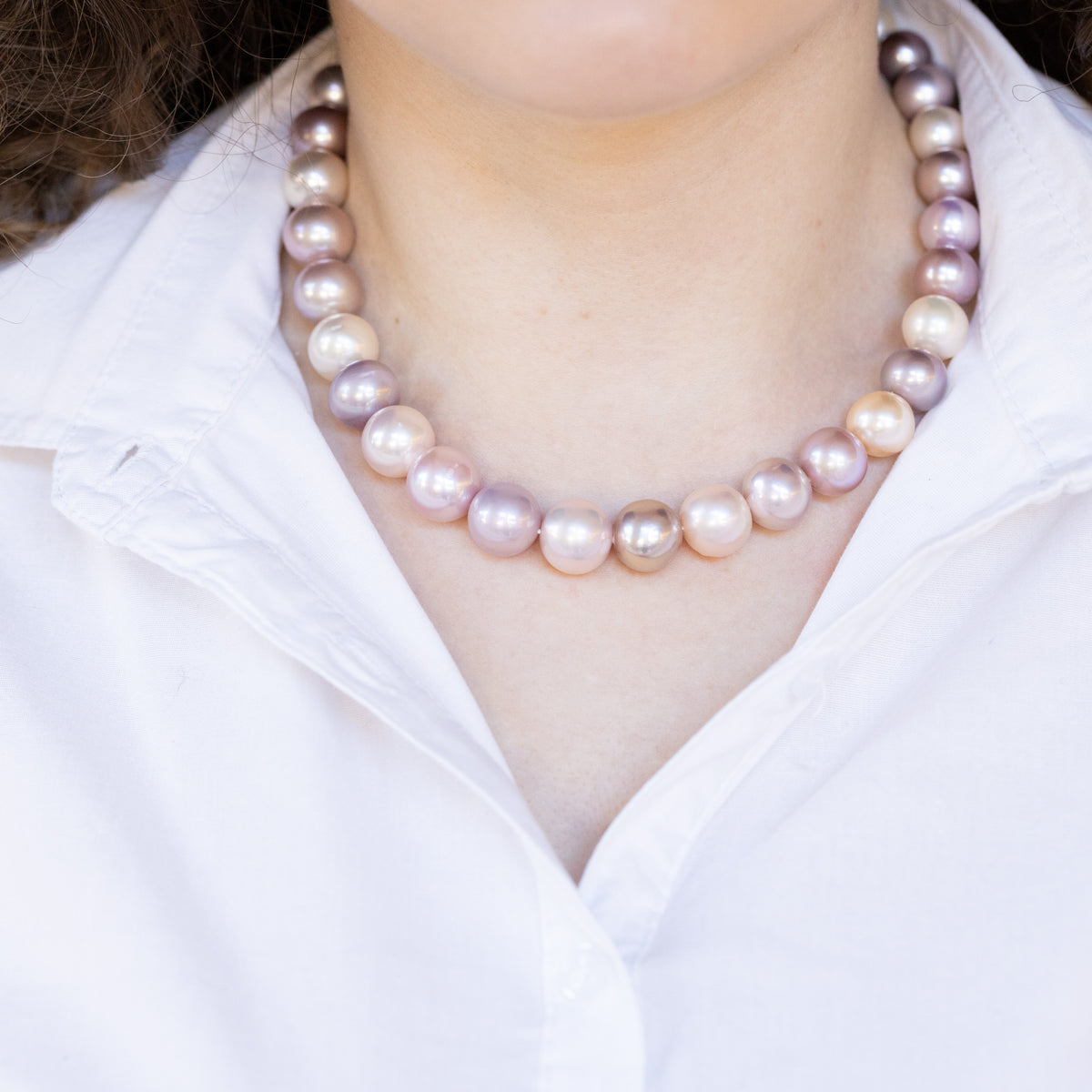 Princess Necklace with Australian Pearls and Susta in 18kt White Gold