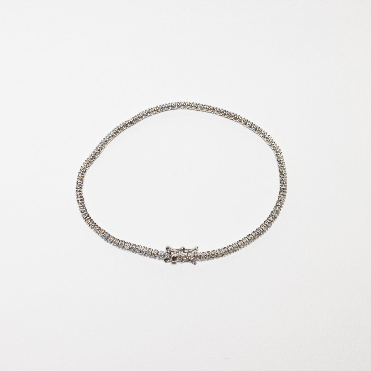 18kt white gold and diamond tennis bracelet