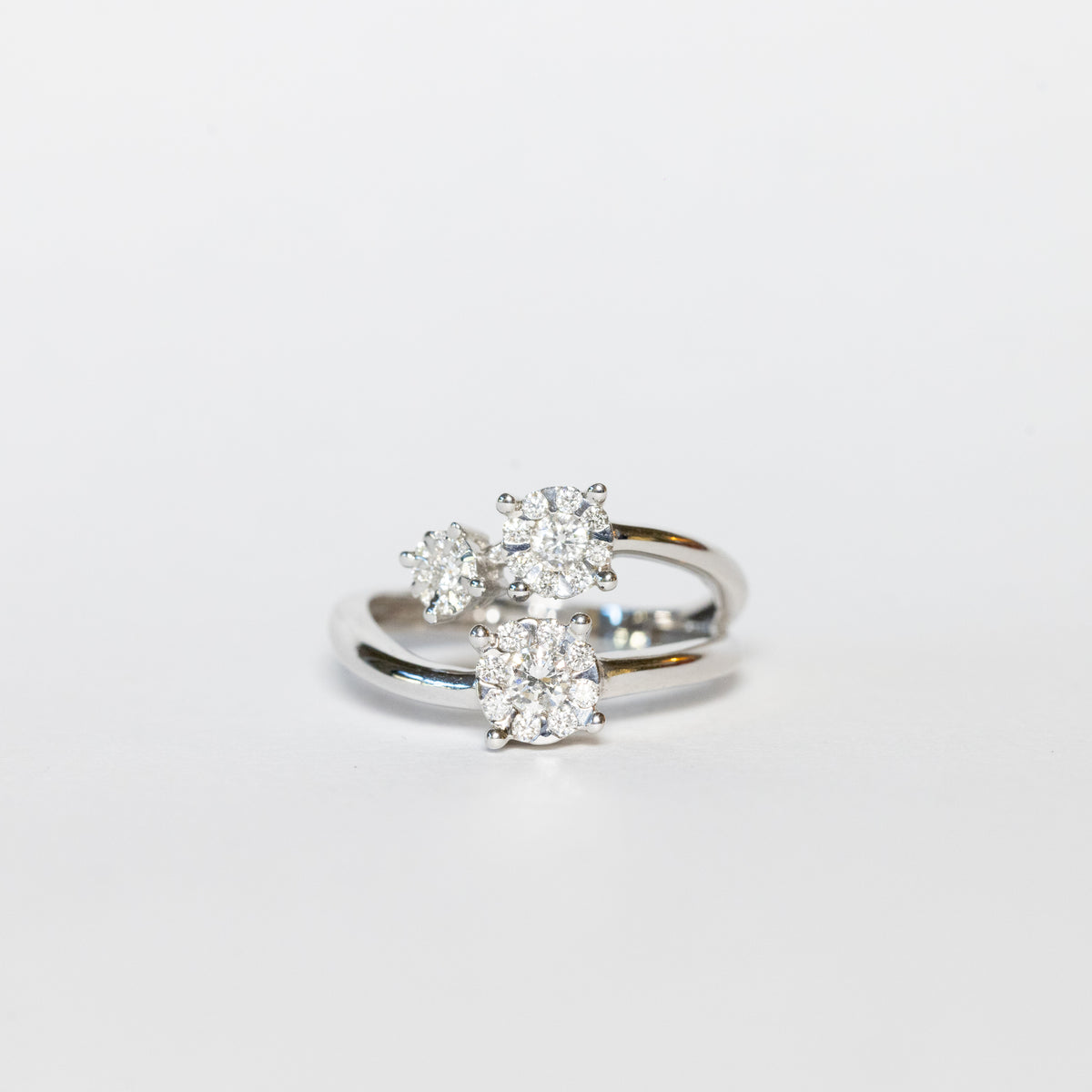 Anello Tris di Pavè in Oro Bianco 18 kt con Diamanti