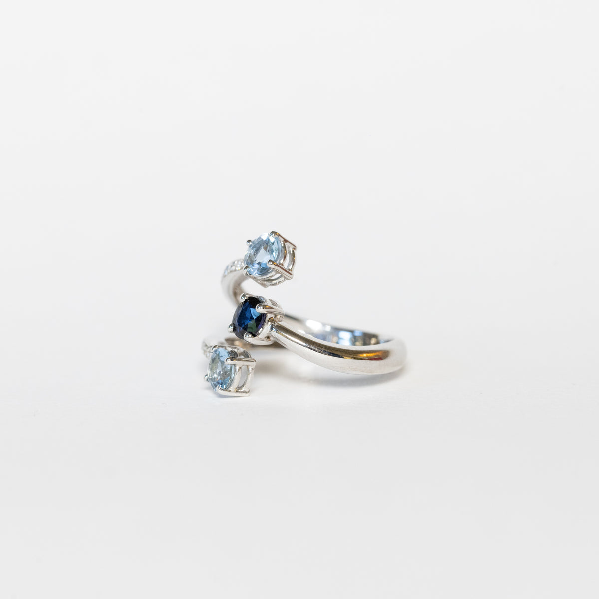 Venus Ring in 18KT White Gold Diamonds, Aquamarine and Central Sapphire