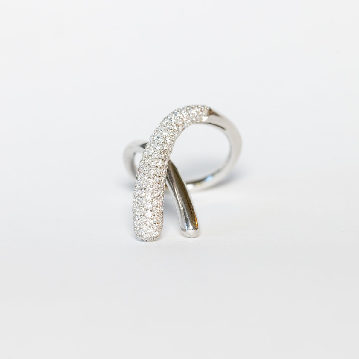 Saturn Ring in 18kt White Gold with Diamonds