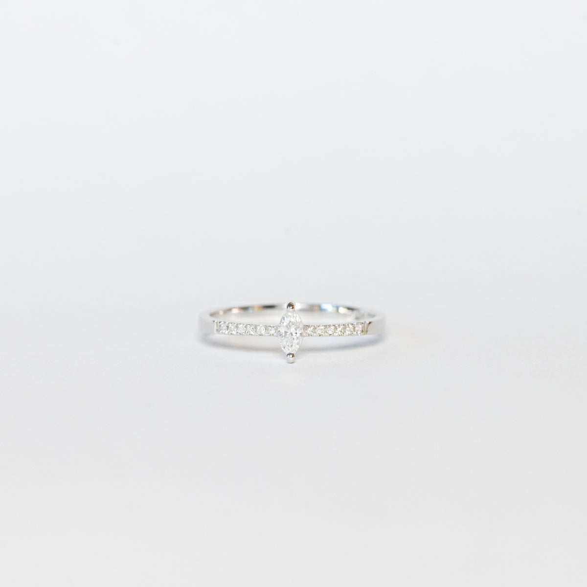 Anello in Oro Bianco 18 kt con diamanti