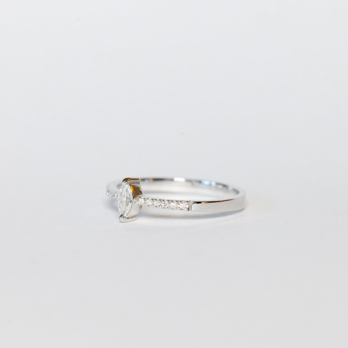 Anello in Oro Bianco 18 kt con diamanti