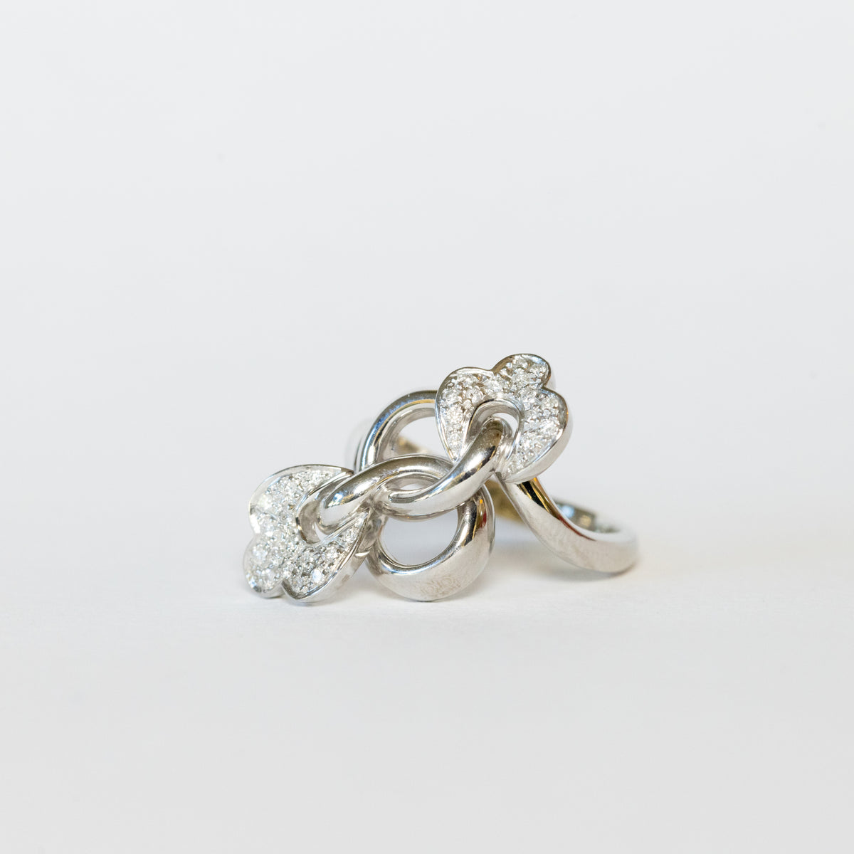 18kt White Gold Bond Ring with Diamonds