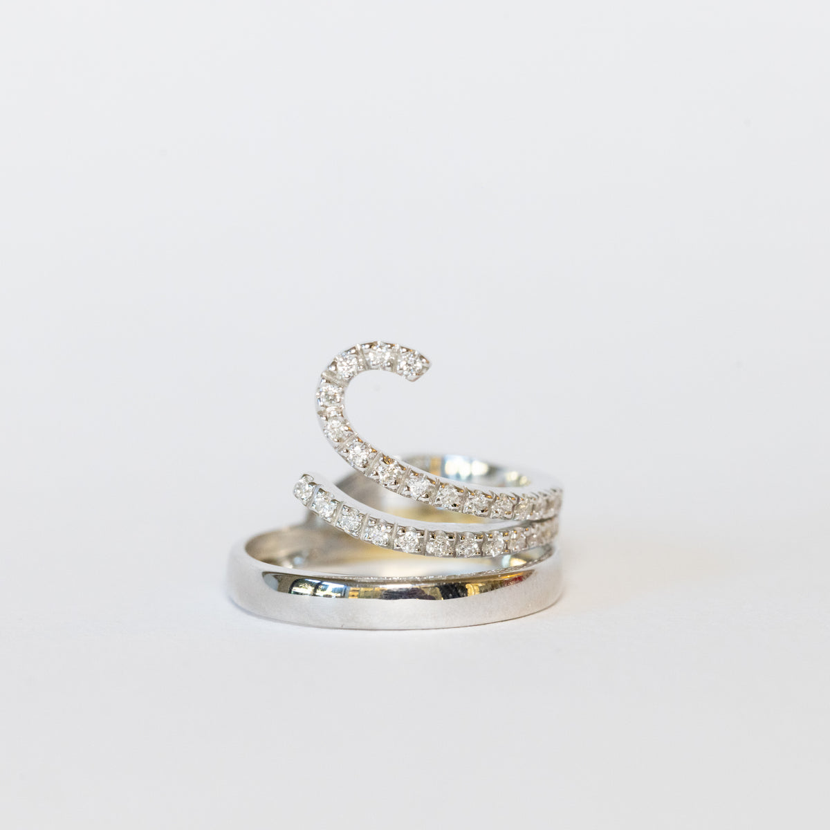 Mars Ring in 18kt White Gold with Diamonds