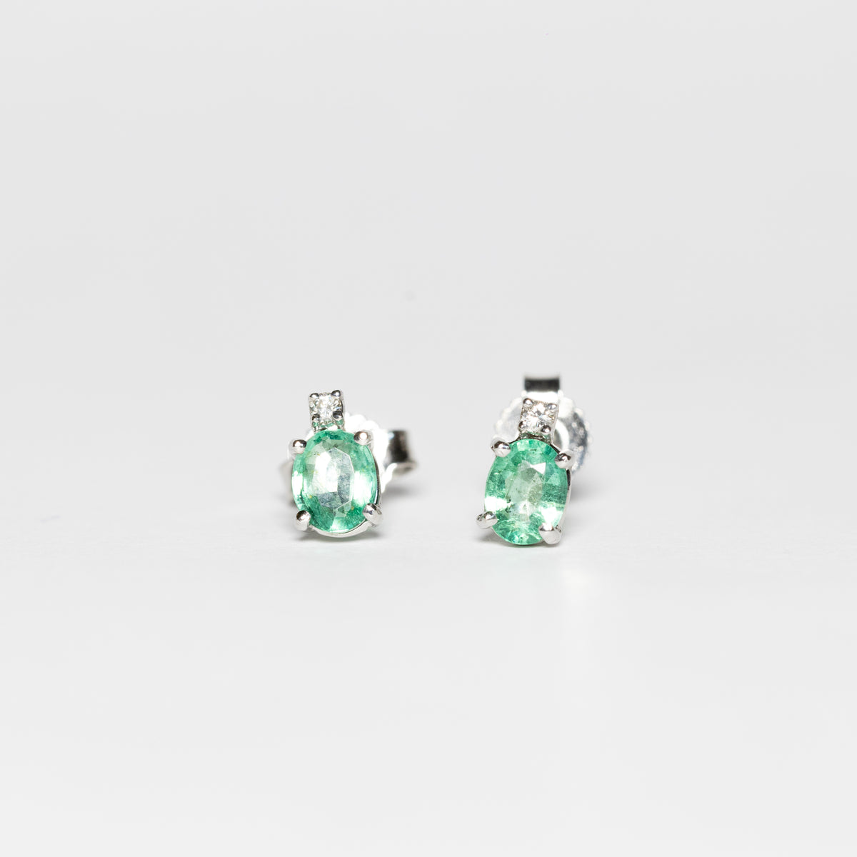 Orecchini In Oro Bianco 18 kt Con Smeraldi E Diamanti