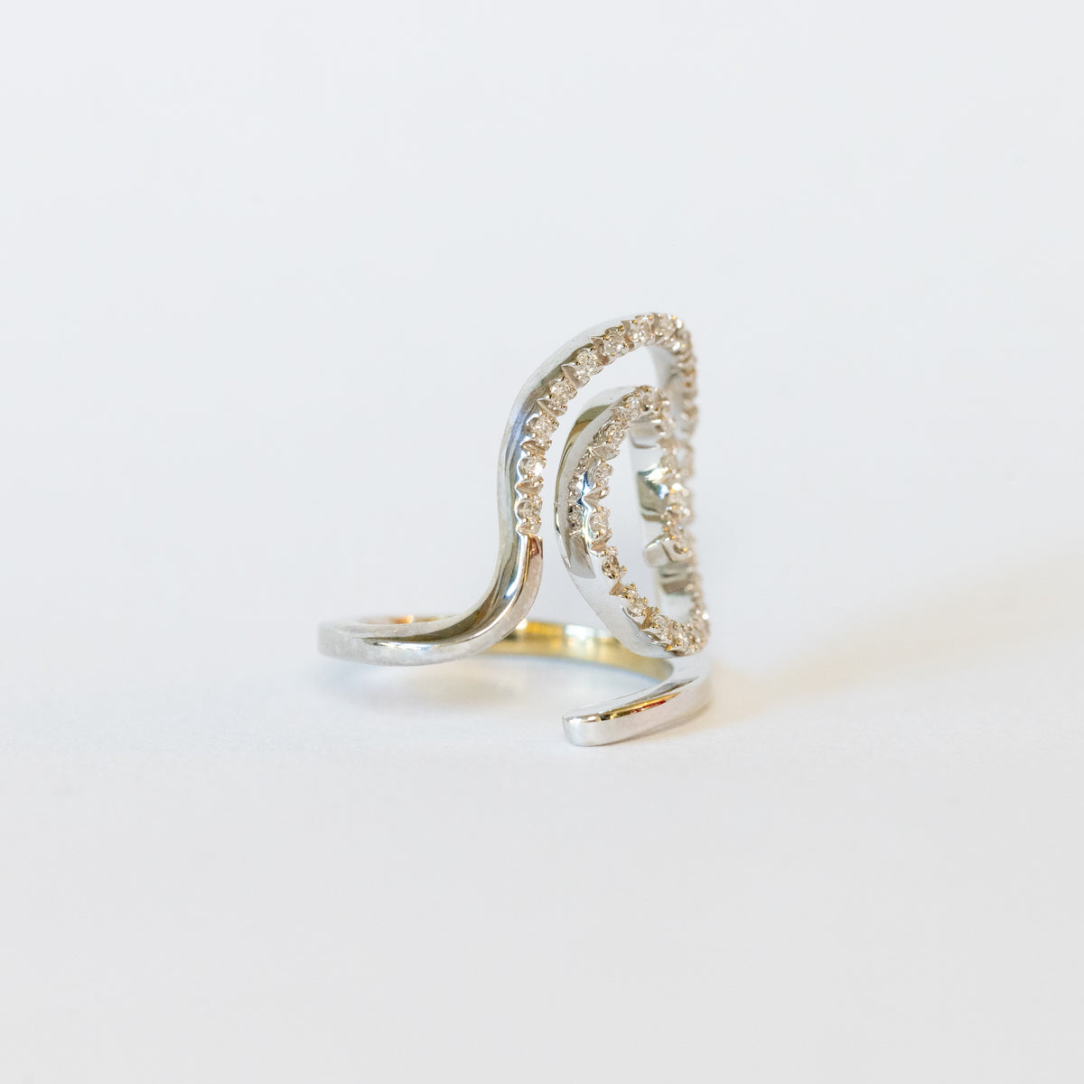 18kt white gold and diamond spiral fantasy ring