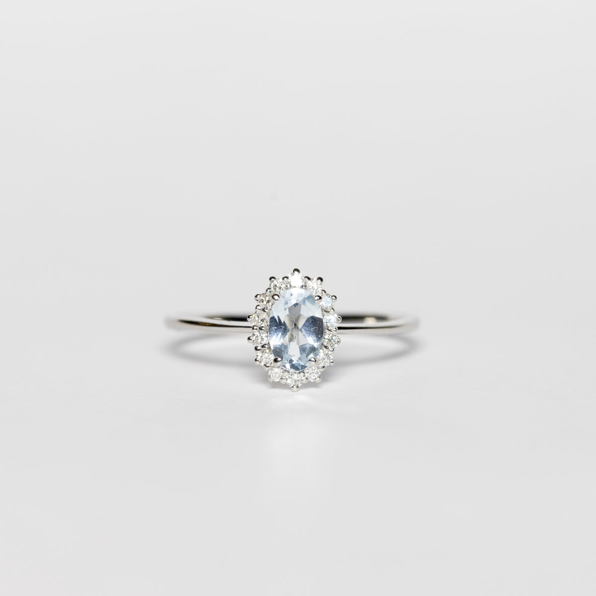 Anello In Oro Bianco 18 kt Con Acquamarina e Diamanti