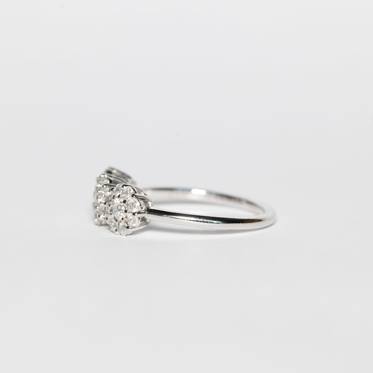 18Kt White Gold Pavé Flower Trilogy Ring with Diamonds