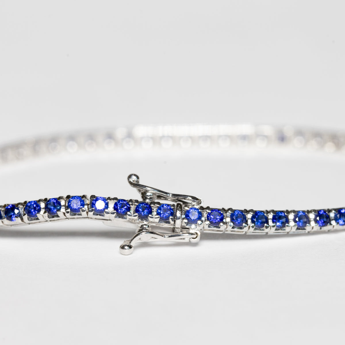 18kt White Gold and Sapphire Tennis Bracelet