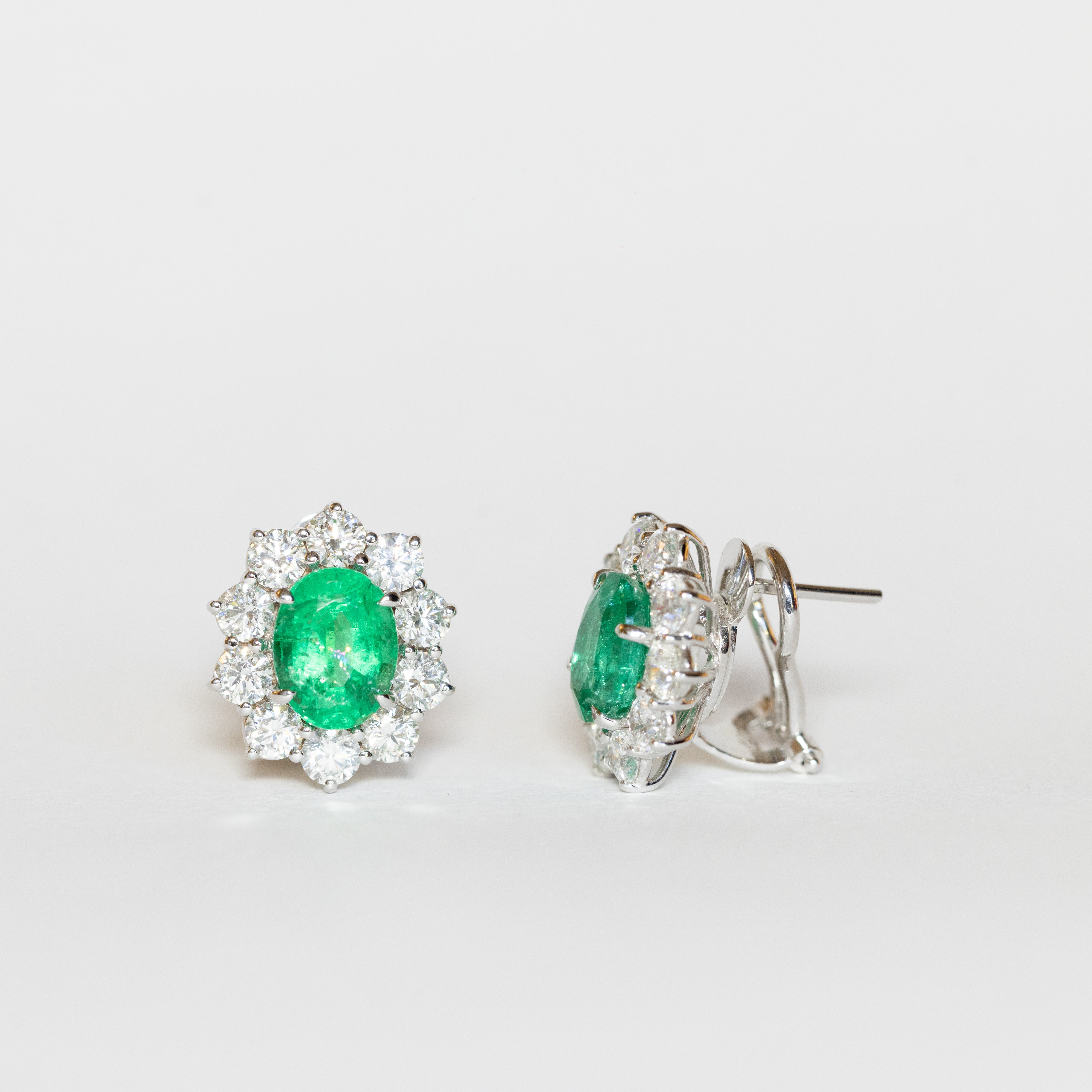 Navachi Orecchini A Cerchio Con Fiore Ovale In Cristallo | Placcato Oro 18k | Colore Verde | Eleganti E Leggeri | Confezione Regalo