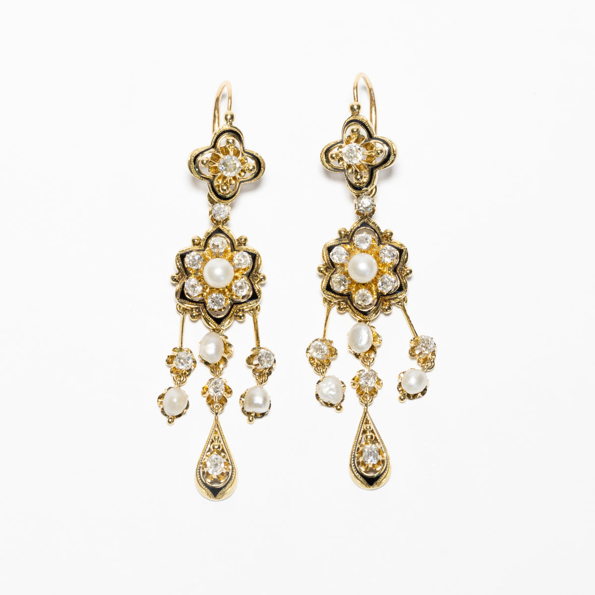 "Regency" earrings in 18 kt yellow gold with pearls and diamonds