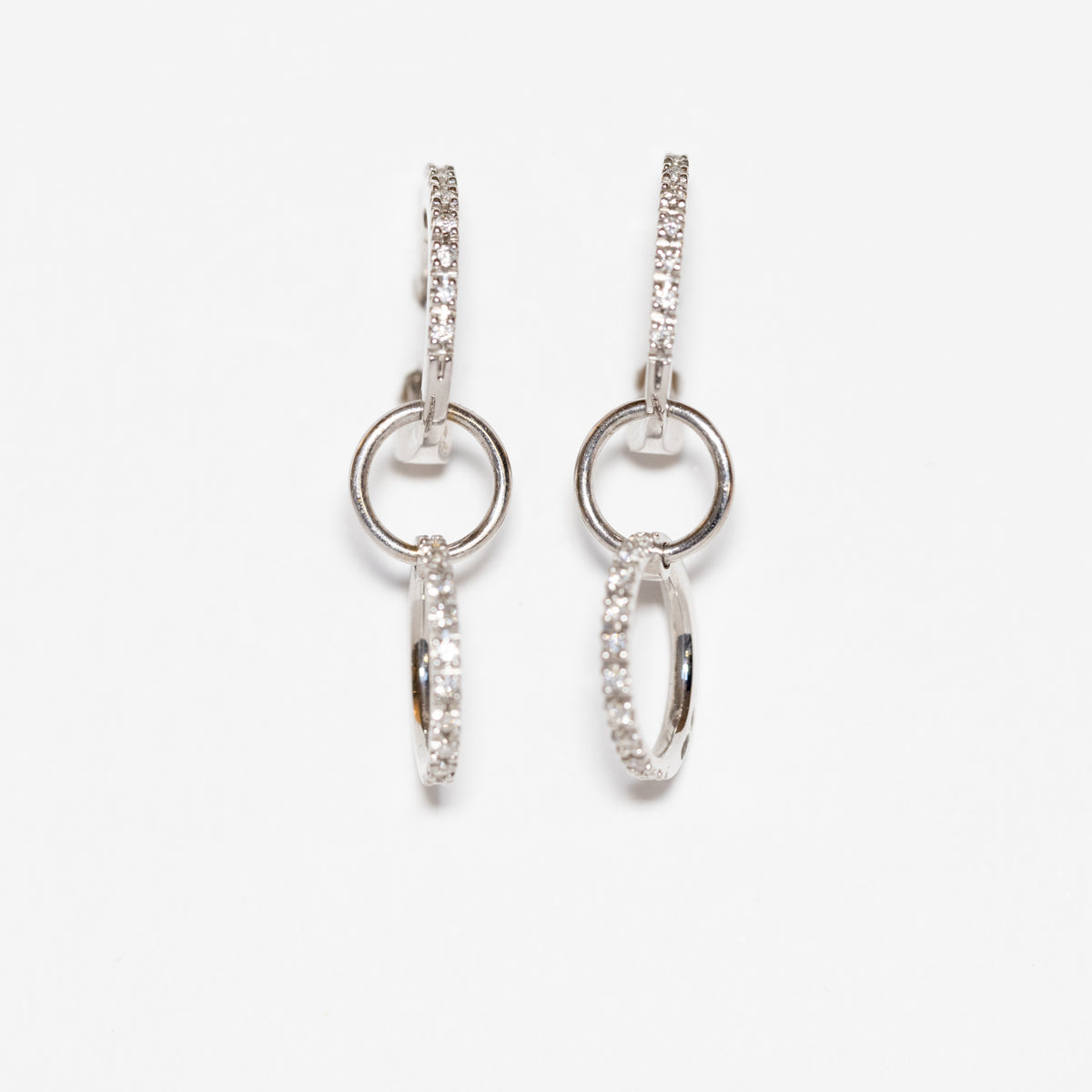 Orecchini Cerchi pendenti in oro bianco 18 kt e diamanti