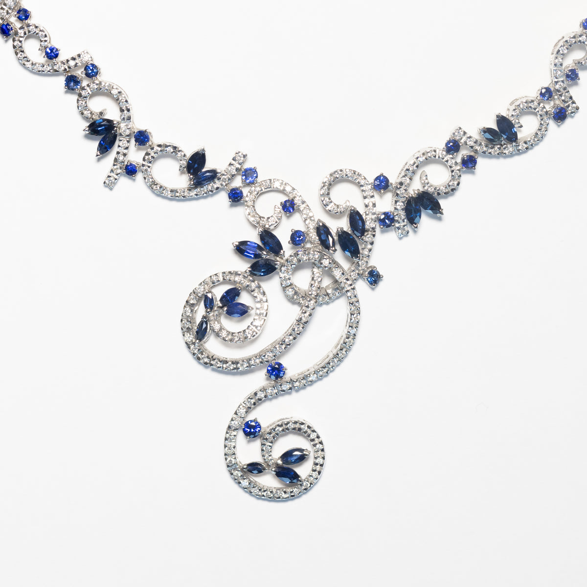 Essence Collier Necklace in 18k White Gold with Drop and Round Brilliant Cut Sapphires