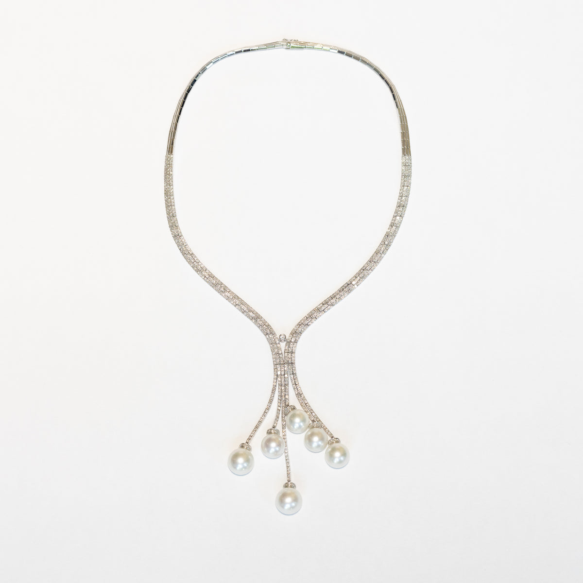 18kt White Gold Collier Necklace with Brilliant Cut Diamonds and Australian Pearls