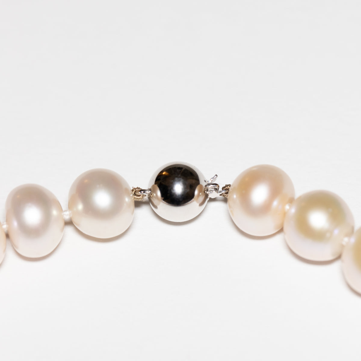 Australian Pearl Necklace with 18KT White Gold Susta