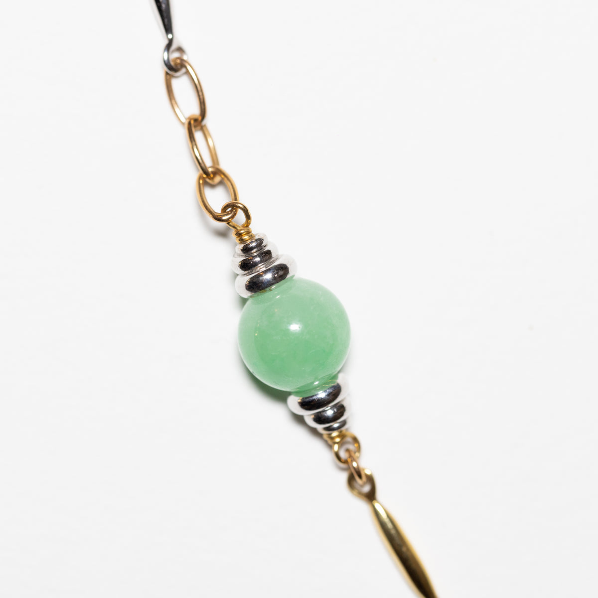 18kt white and yellow gold necklace with jade and diamonds