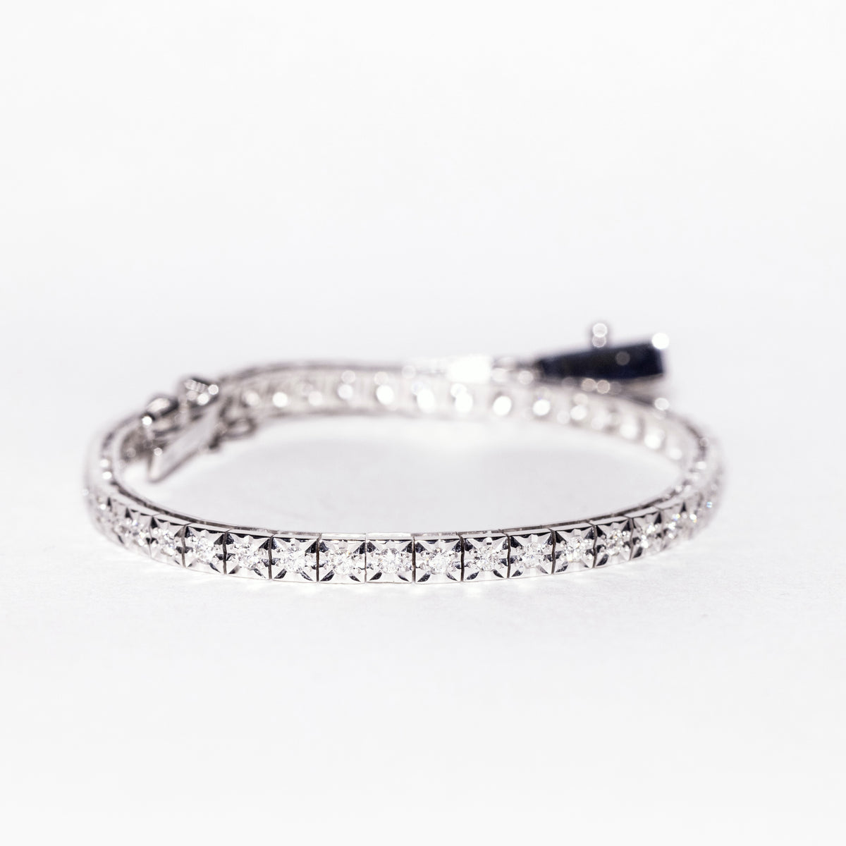 18kt white gold tennis bracelet with 1.32kt diamonds