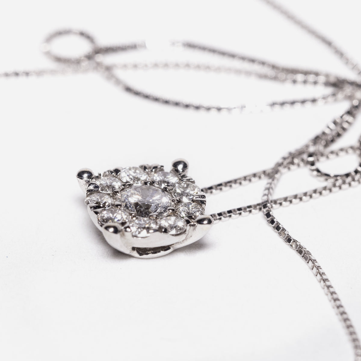 18kt white gold necklace with pave pendant