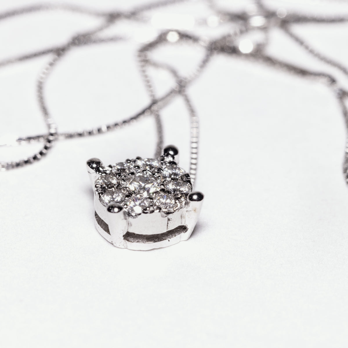 18kt white gold necklace with pave pendant