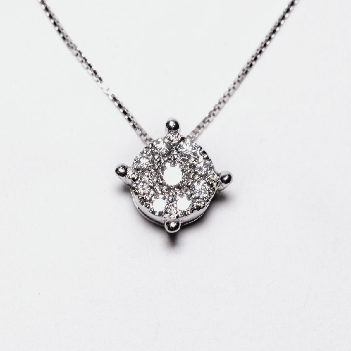 18kt white gold necklace with pave pendant