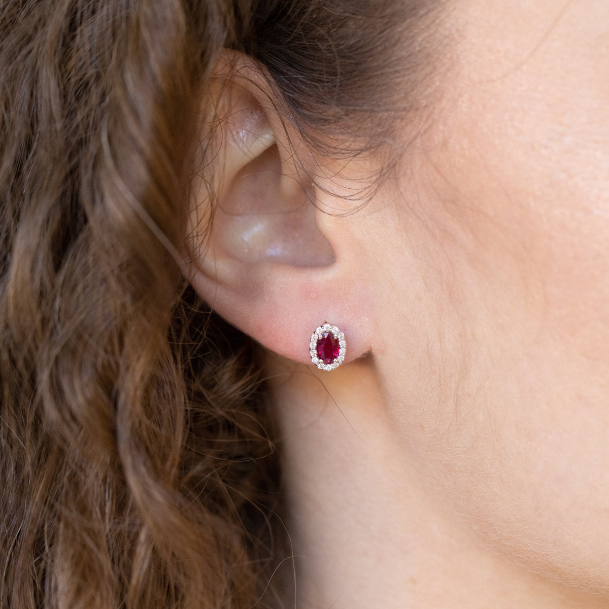 18kt white gold earrings with rubies and diamonds