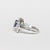 Anello in oro bianco 18 kt con zaffiro e doppio giro di diamanti