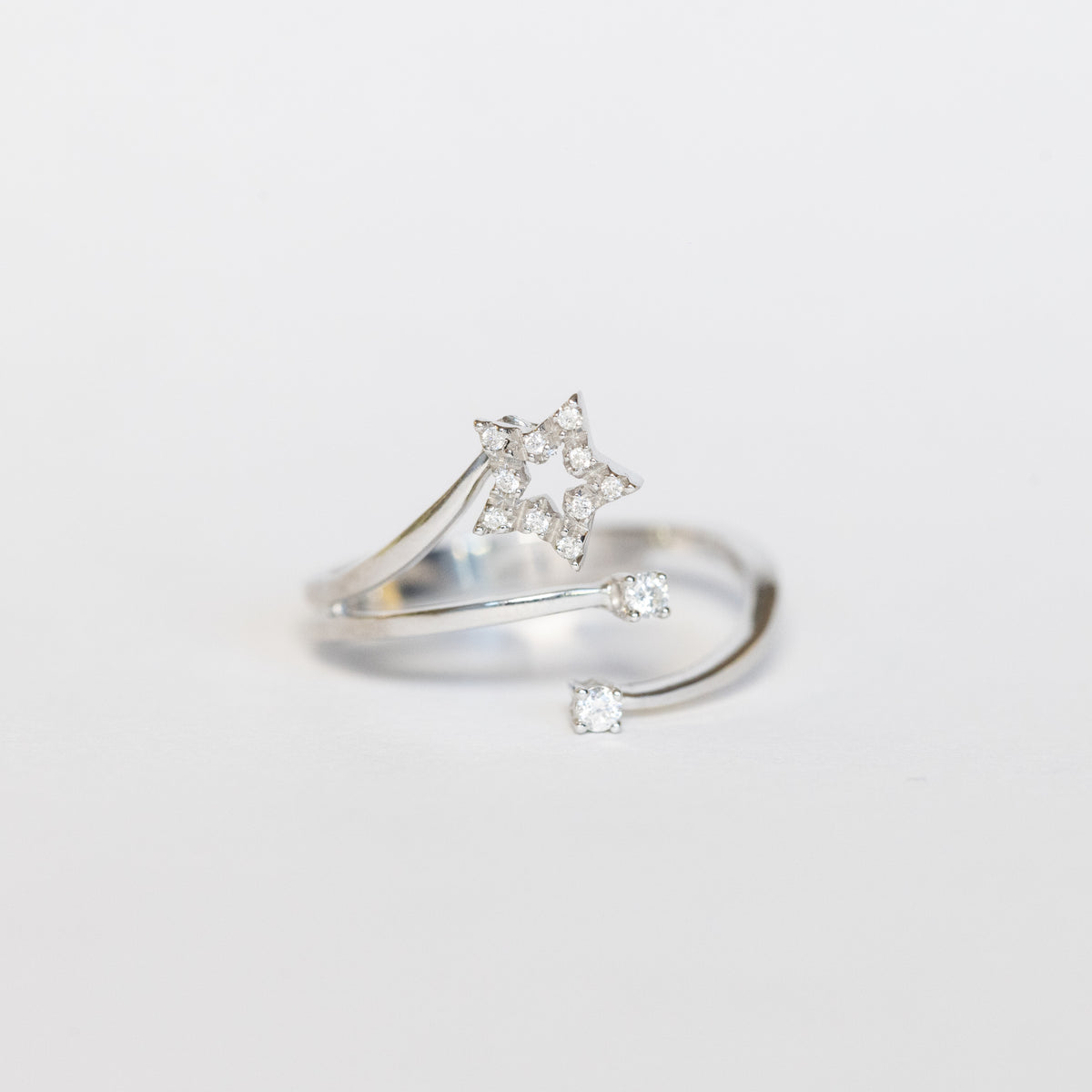 Anello Fantasia Stella in oro bianco 18 kt e diamanti