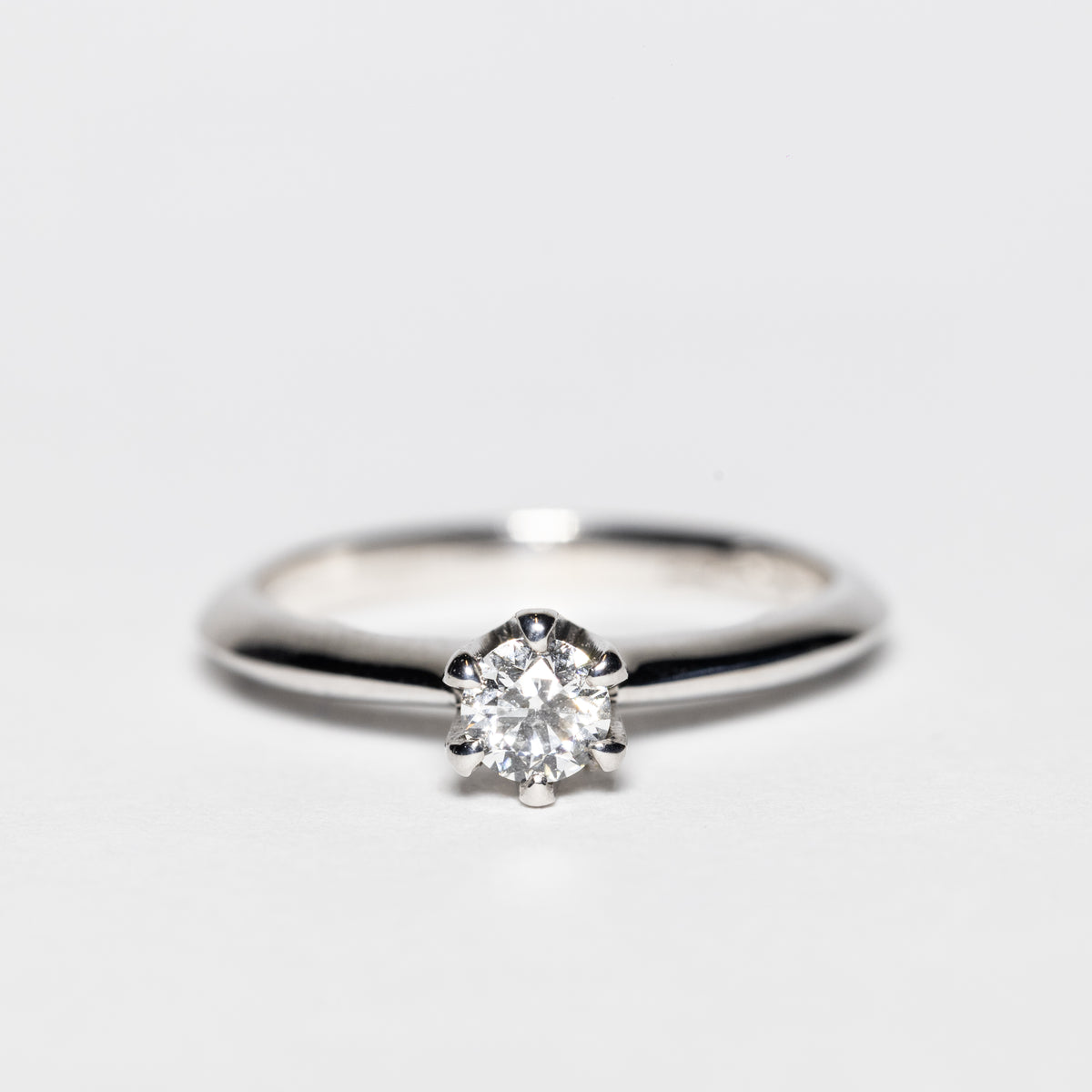 18KT White Gold Ring with 6 Prong Design and Round Brilliant Diamond