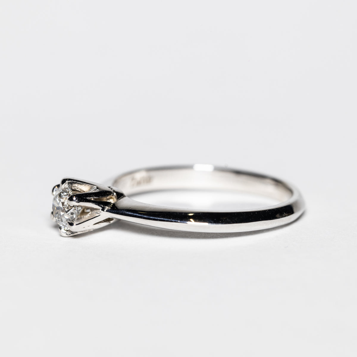 18KT White Gold Ring with 6 Prong Design and Round Brilliant Diamond