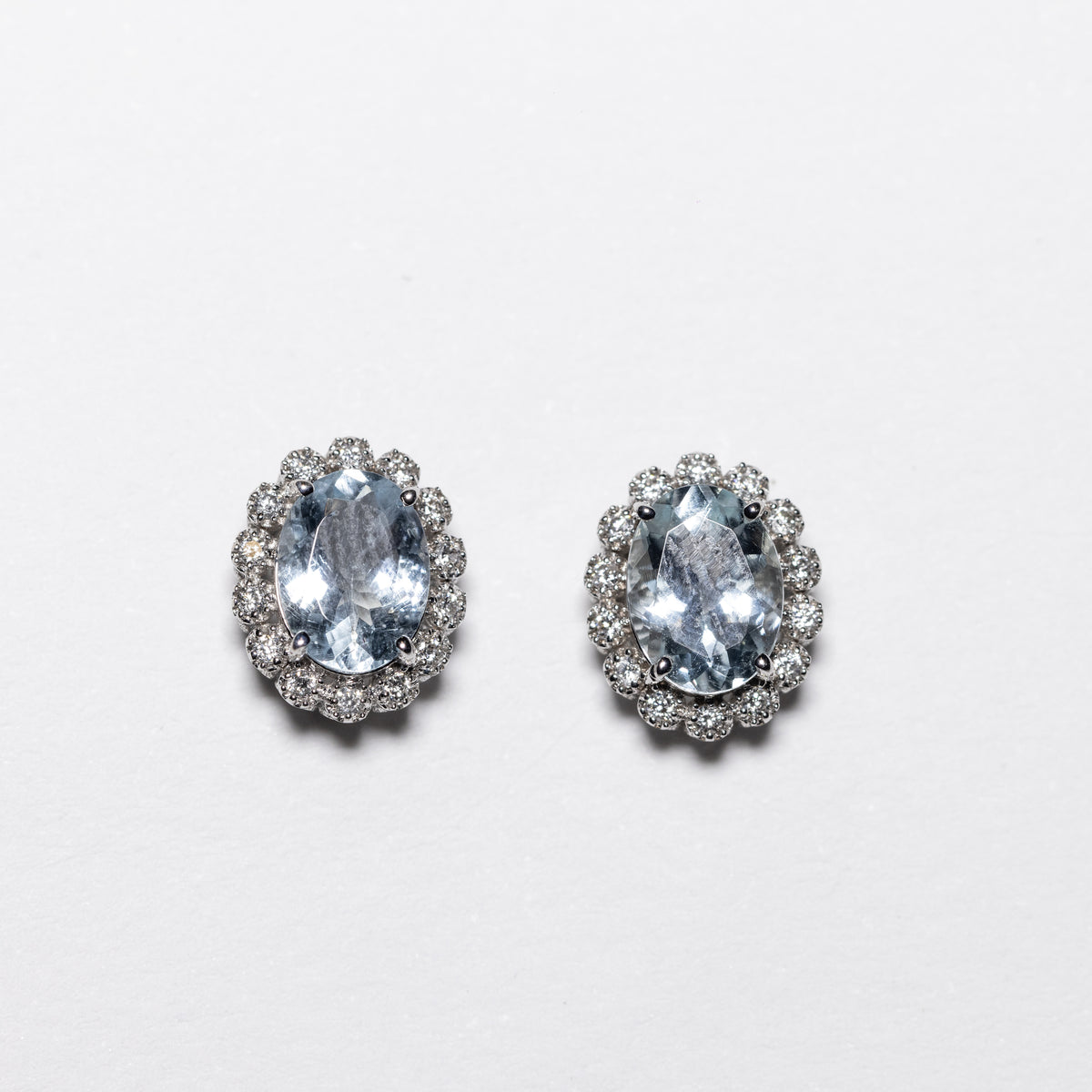 18kt White Gold Earrings with Oval Cut Aquamarine and Diamonds