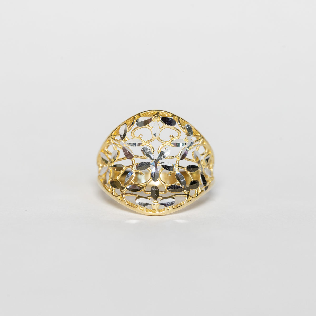 Anello Fascia con trama di fiori in oro giallo e bianco 18 kt