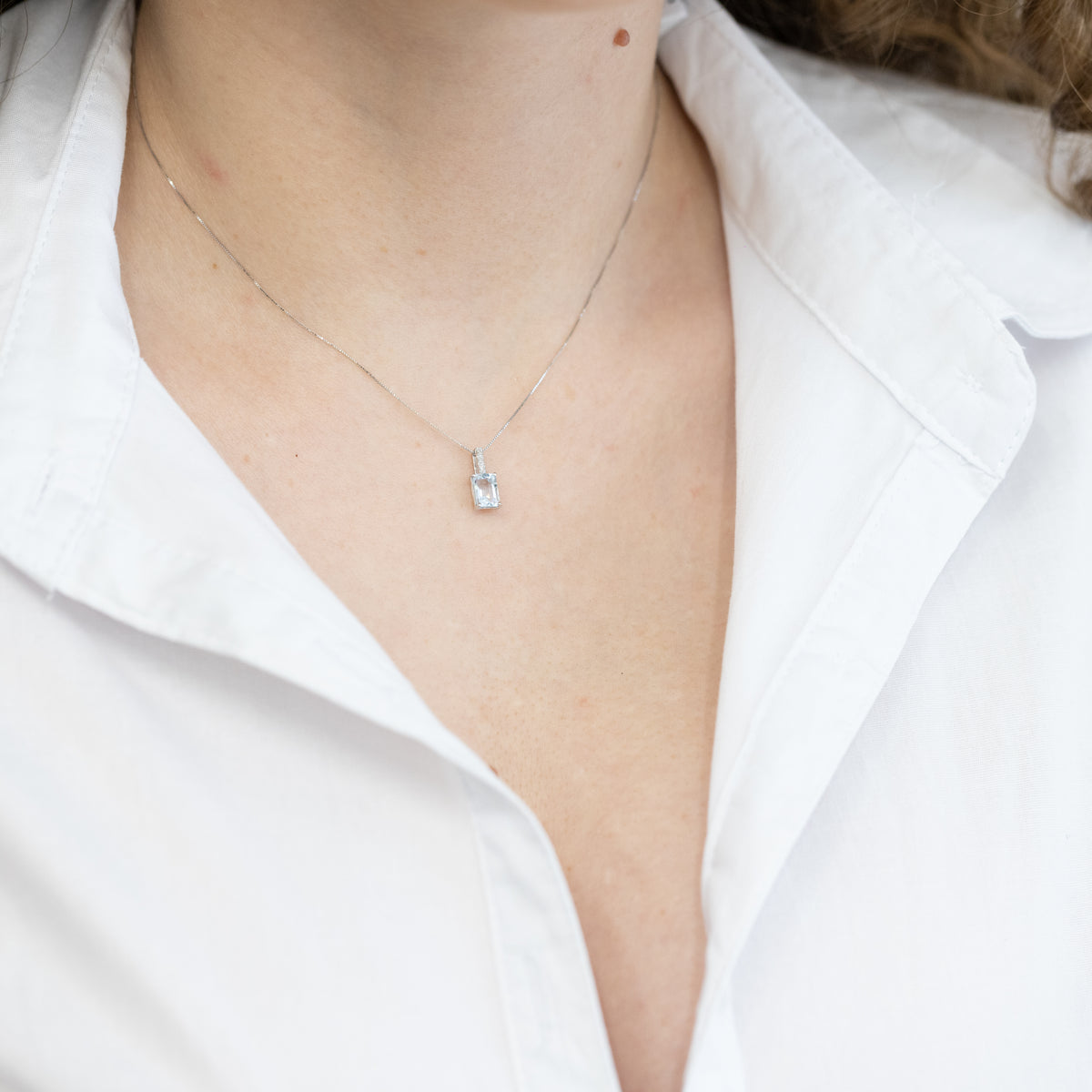 18KT White Gold Necklace with Baguette Cut Aquamarine and Diamonds