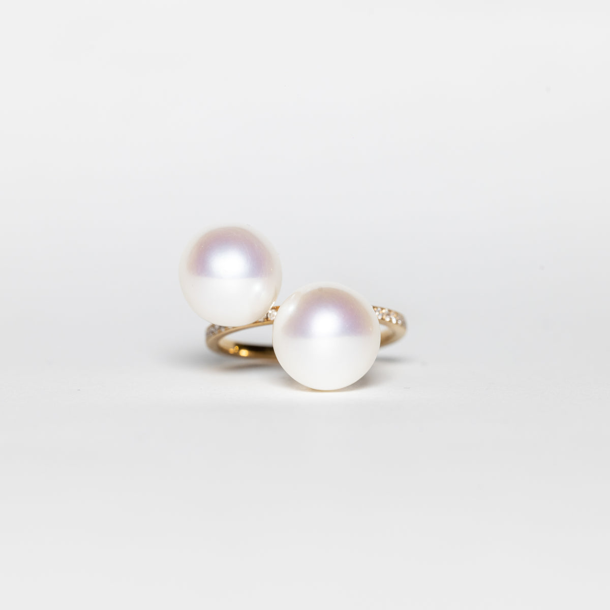 18KT Yellow Gold Ring with Double Akoya Pearl and Diamonds