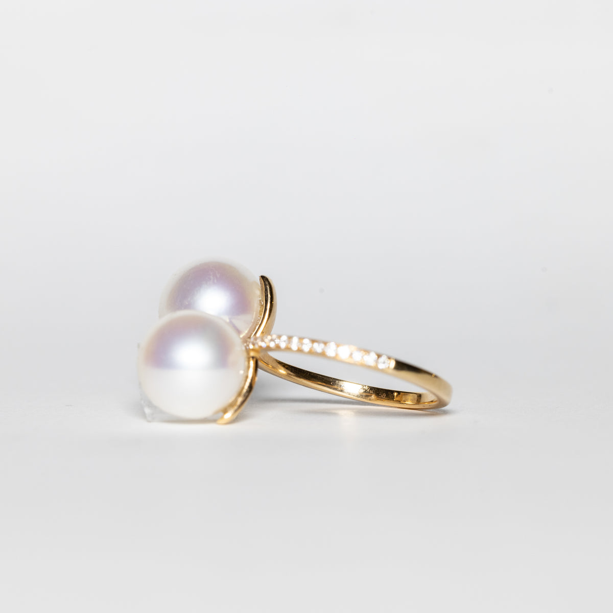 18KT Yellow Gold Ring with Double Akoya Pearl and Diamonds