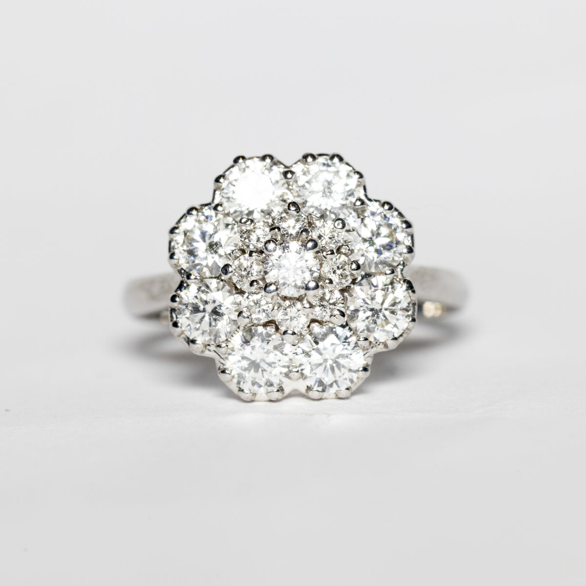 Anello Solitario Pavè In Oro Bianco 18Kt E Diamanti