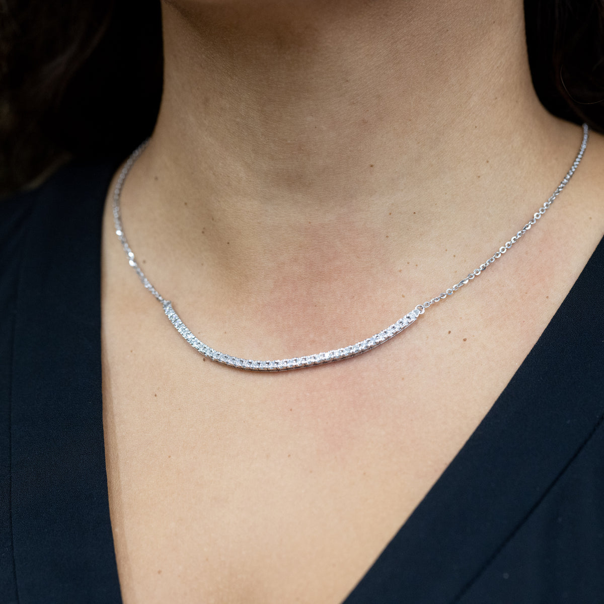 18Kt White Gold Necklace With Central Diamonds