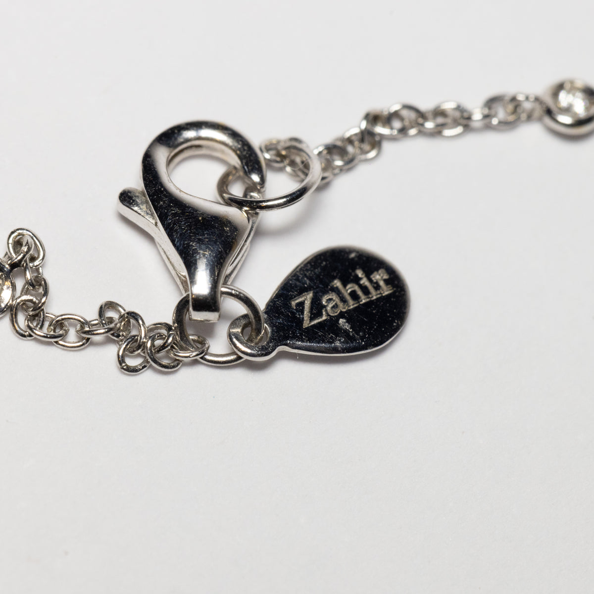 18kt White Gold Necklace with Drop-Shaped Pendant in Diamond Pavé and Central Diamond